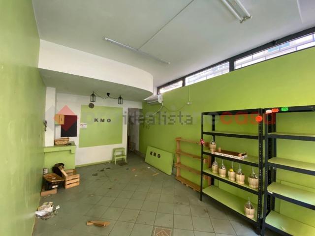 Locale Commerciale in affitto a Livorno, Toscana