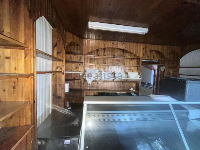 Locale Commerciale in affitto a Cafaggio, Ameglia