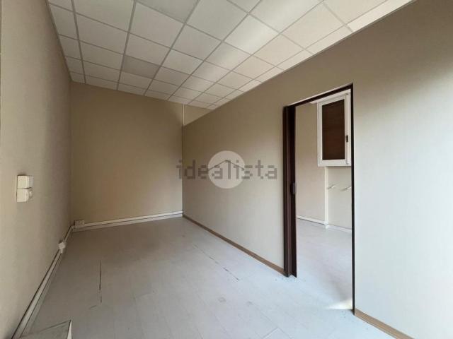 Locale Commerciale in affitto a Tresinaro - Secchia, Re