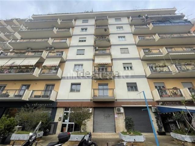 Locale Commerciale in affitto a VIII Circoscrizione, Palermo