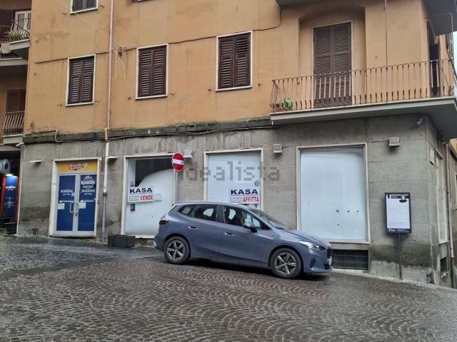 Locale Commerciale in affitto a Viterbo, Lazio