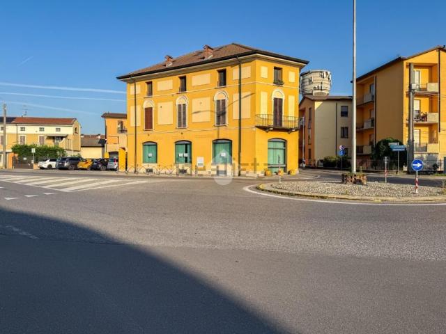Locale Commerciale in affitto a Soncino, Lombardia