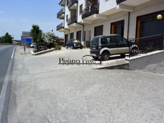 Locale Commerciale in affitto a Corigliano-Rossano, Calabria