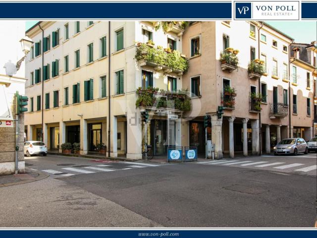 Locale Commerciale in affitto a Vicenza, Veneto