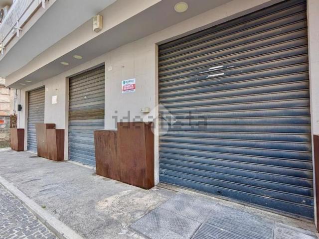 Locale Commerciale in affitto a Sepano, Frattamaggiore
