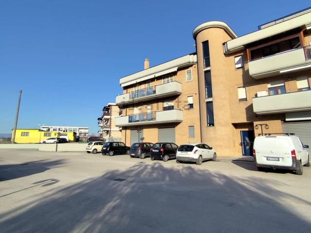 Locale Commerciale in affitto a Puglia, Foggia