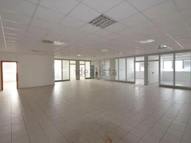 Locale Commerciale in affitto a Azzano Decimo, Friuli-Venezia Giulia