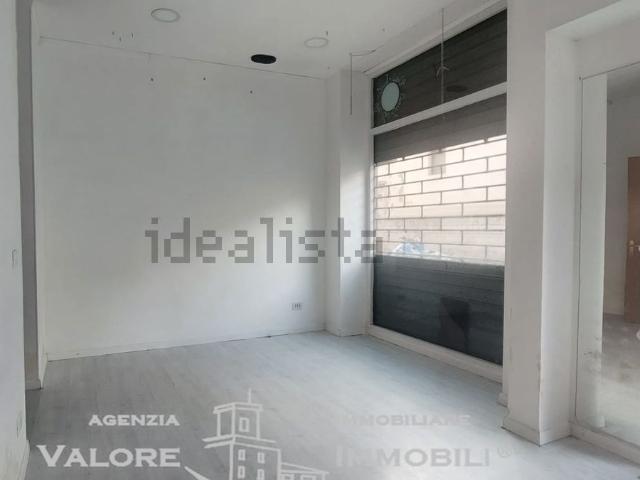 Locale Commerciale in affitto a Livorno