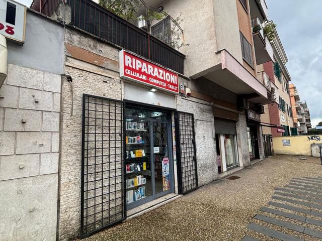 Locale Commerciale in affitto a Municipio Roma V, Roma Capitale