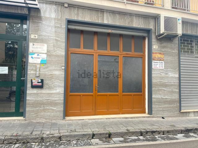 Locale Commerciale in affitto a Castellammare Di Stabia, Campania