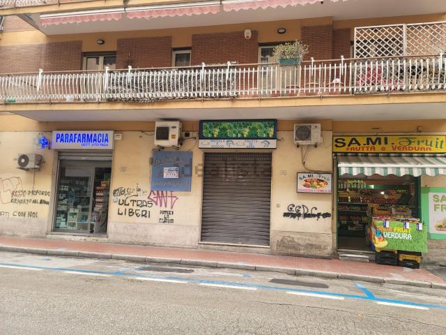 Locale Commerciale in affitto a Centro Storico, Caserta