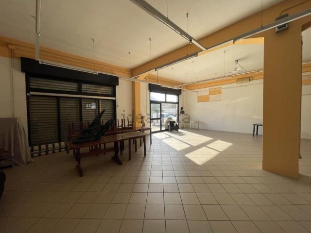 Locale Commerciale in affitto a Morolo, Lazio