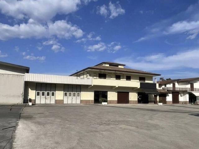 Locale Commerciale in affitto a Morolo, Lazio