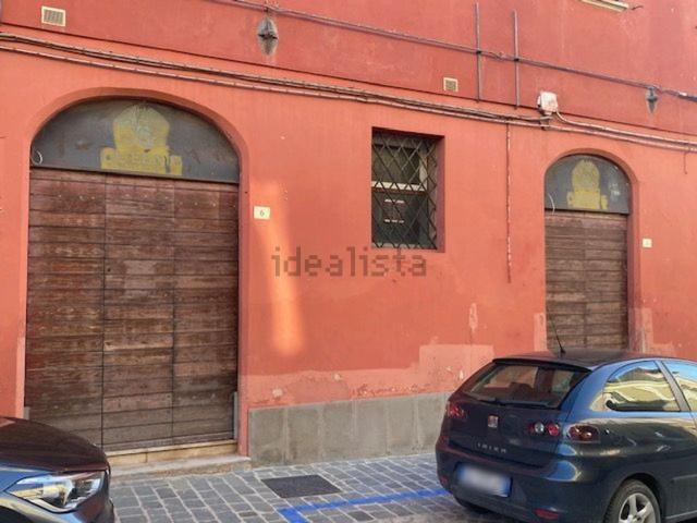 Locale Commerciale in affitto a Rione Porto, Marche