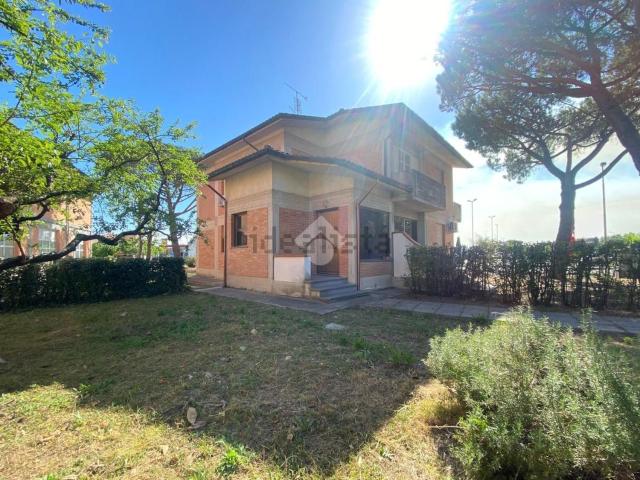 Locale Commerciale in affitto a Marciana, Cascina