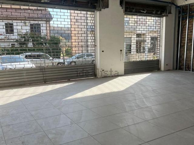 Locale Commerciale in affitto a De Matthaeis, Frosinone