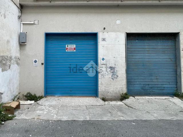 Locale Commerciale in affitto a Sepano, Frattamaggiore