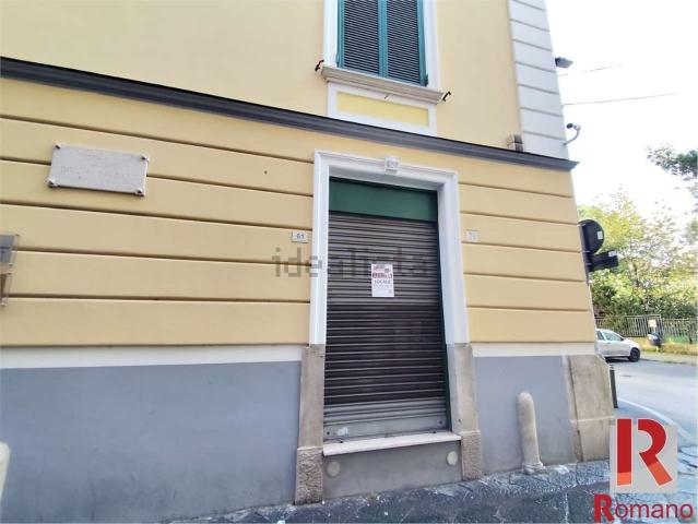 Locale Commerciale in affitto a Sant'Andrea dei Lagni, Santa Maria Capua