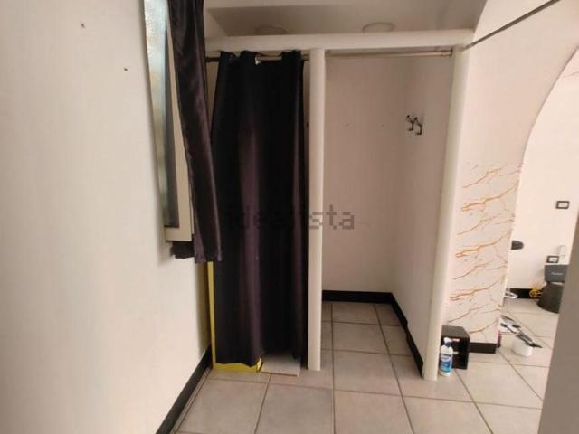 Locale Commerciale in affitto a Municipalità 7, Campania
