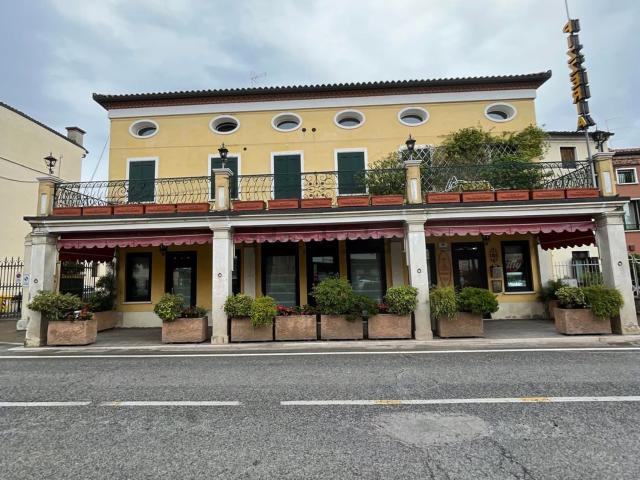 Locale Commerciale in affitto a San Marco, Camposampiero