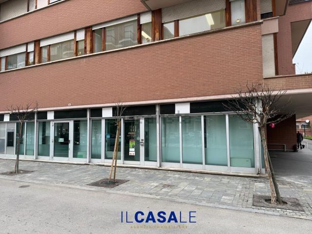 Locale Commerciale in affitto a Piemonte, Cuneo
