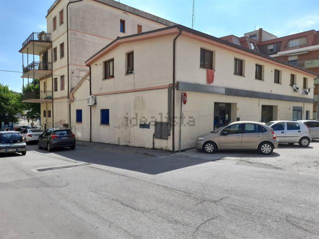 Locale Commerciale in affitto a San Paolo, Vasto