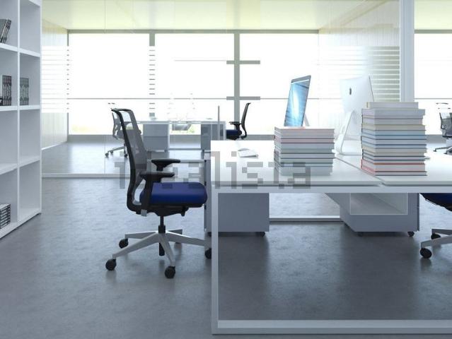 Locale Commerciale in affitto a Lanzago, Silea