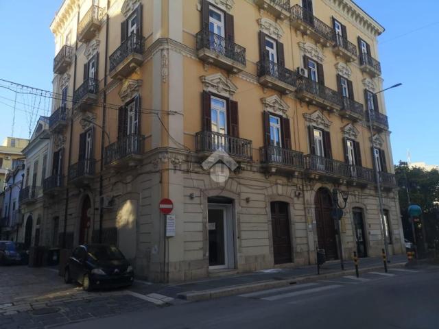 Locale Commerciale in affitto a Puglia, Foggia