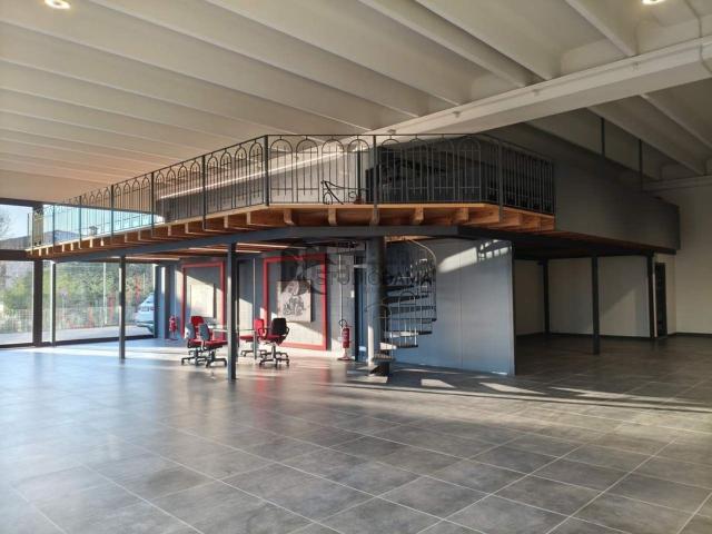 Locale Commerciale in affitto a Comunità montana della Valle Sabbia, Paitone