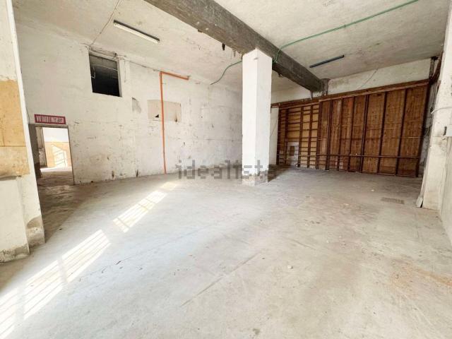 Locale Commerciale in affitto a Umbertide, Umbria