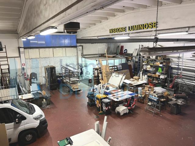 Locale Commerciale in affitto a Unione dei comuni Valli del Reno, Lavino e Samoggia, Zola Predosa