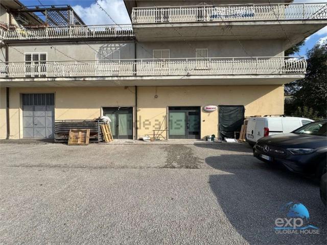 Locale Commerciale in affitto a Giano Dell'umbria, Umbria