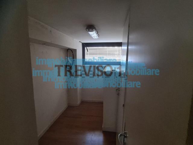 Locale Commerciale in affitto a San Zeno, Treviso