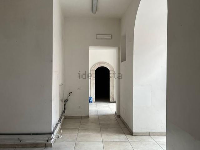 Locale Commerciale in affitto a Torretta, Tornimparte