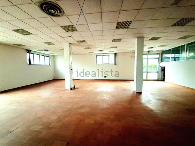 Locale Commerciale in affitto a Unione dei Comuni Circondario dell'Empolese Valdelsa, Empoli