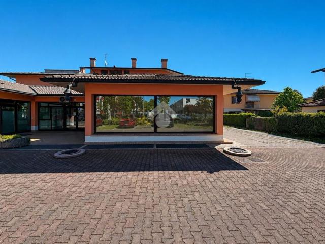 Locale Commerciale in affitto a Fonte, Riese Pio X