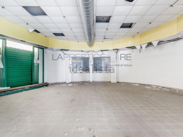 Locale Commerciale in affitto a Fregene, Roma Capitale