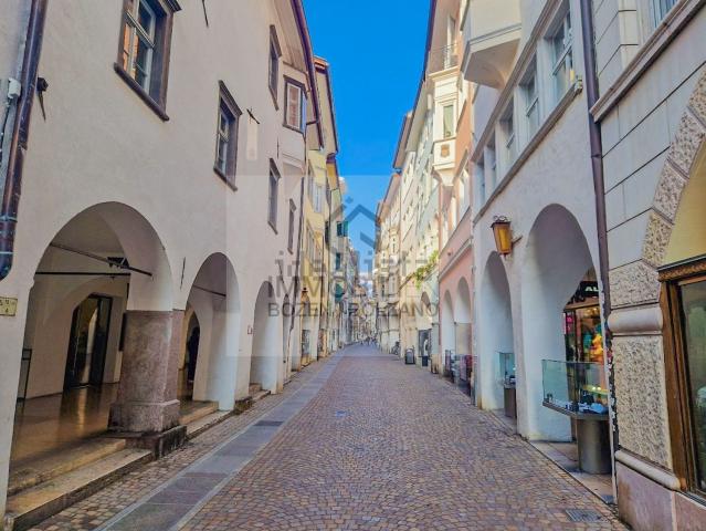 Locale Commerciale in affitto a Rentsch - Rencio, Bolzano - Bozen