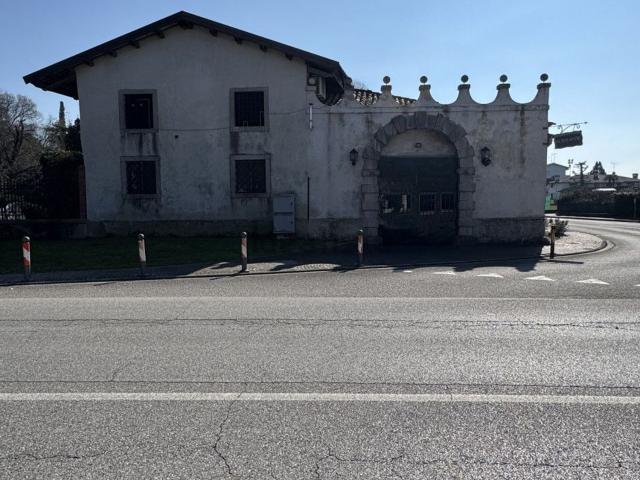 Locale Commerciale in affitto a San Giovanni Al Natisone, Friuli-Venezia Giulia