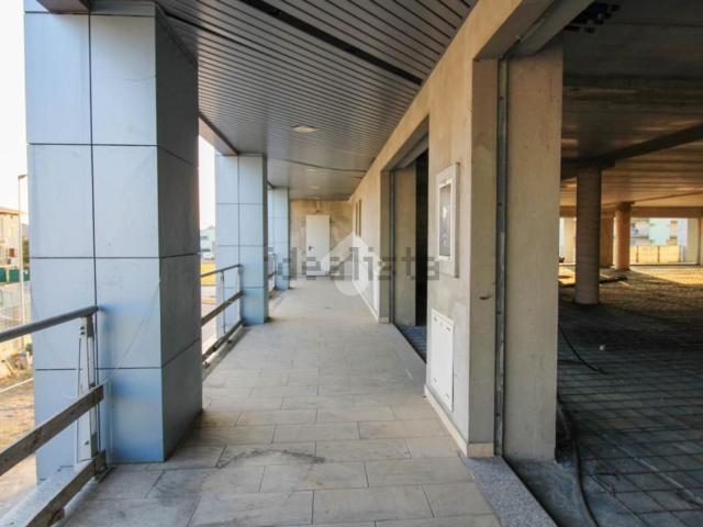 Locale Commerciale in affitto a Bonate Sopra, Lombardia