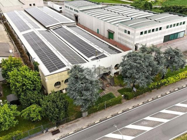 Locale Commerciale in affitto a Madignano, Lombardia