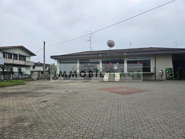 Locale Commerciale in affitto a Capriano Del Colle, Lombardia