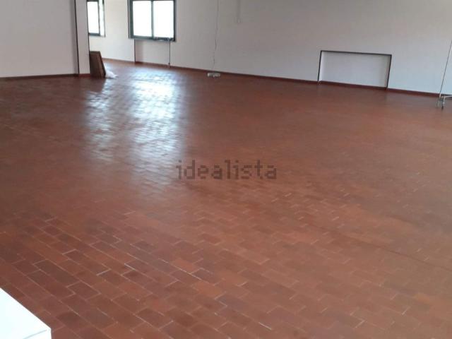 Locale Commerciale in affitto a Colli al Metauro, Marche