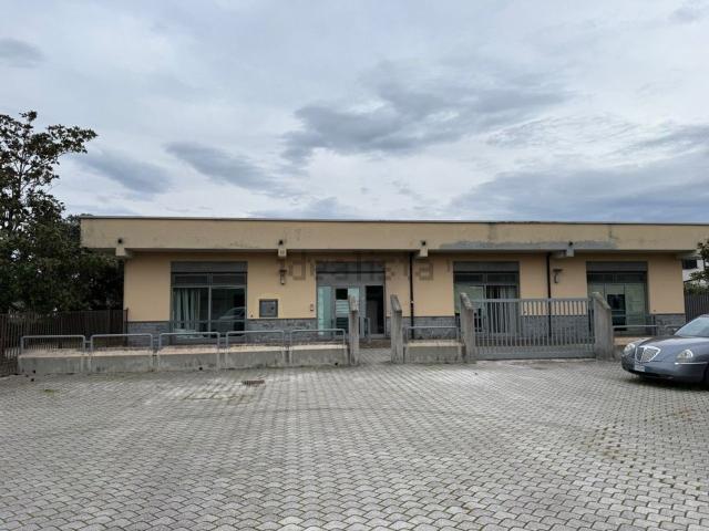 Locale Commerciale in affitto a Alatri, Lazio