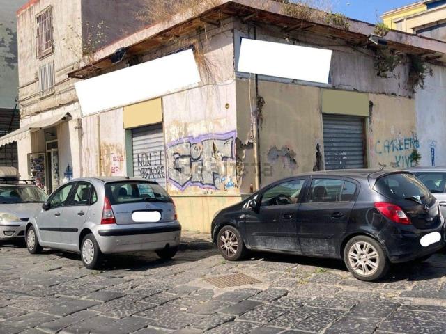Locale Commerciale in affitto a Municipalità 2, Mercato