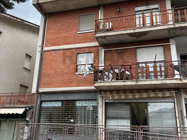 Locale Commerciale in affitto a Assisi, Umbria