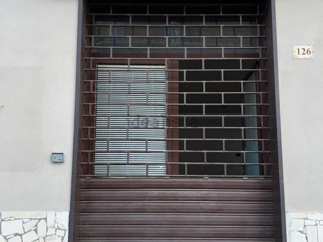 Locale Commerciale in affitto a Capua, Campania