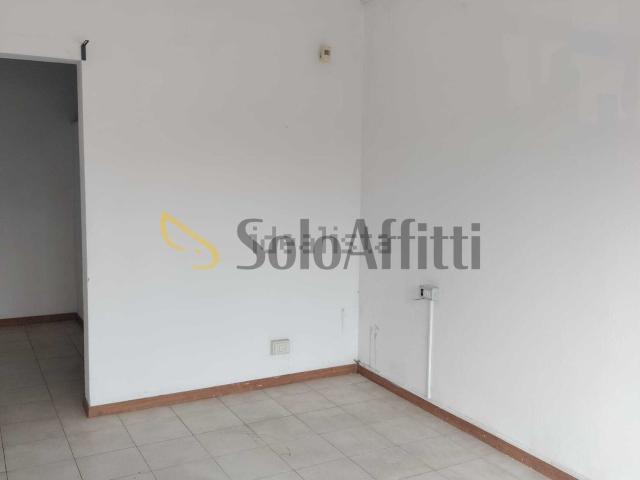 Locale Commerciale in affitto a Padule, Sesto Fiorentino
