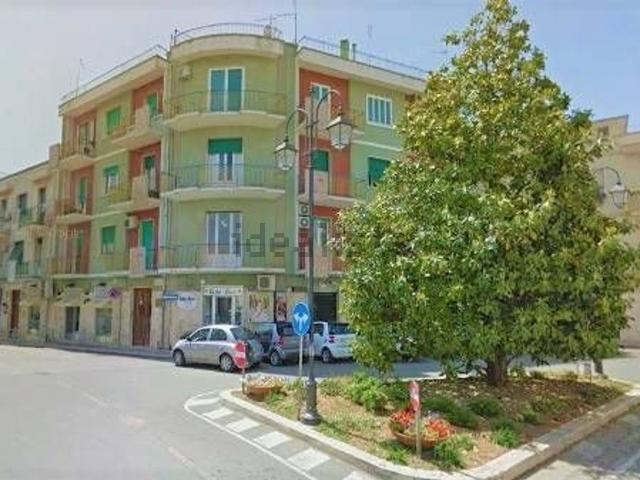 Locale Commerciale in affitto a Puglia, Taranto