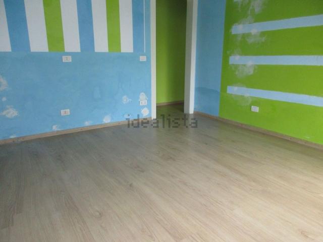 Locale Commerciale in affitto a Pontelungo, Pistoia